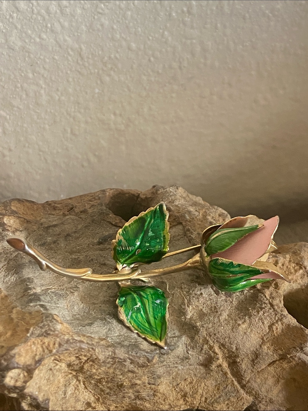 Vintage 60s GIOVANNI Enamel Rose Broach